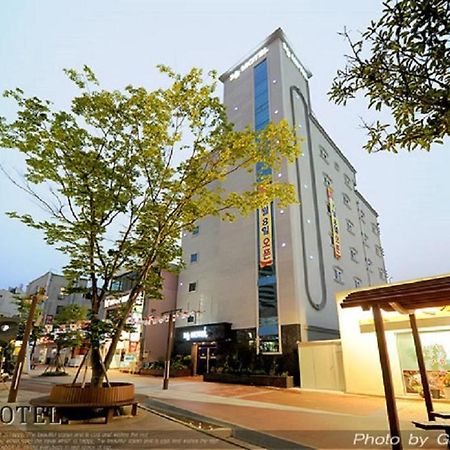 Yeosu Mj Motel מראה חיצוני תמונה
