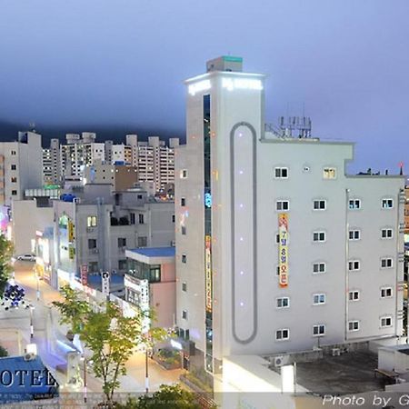 Yeosu Mj Motel מראה חיצוני תמונה